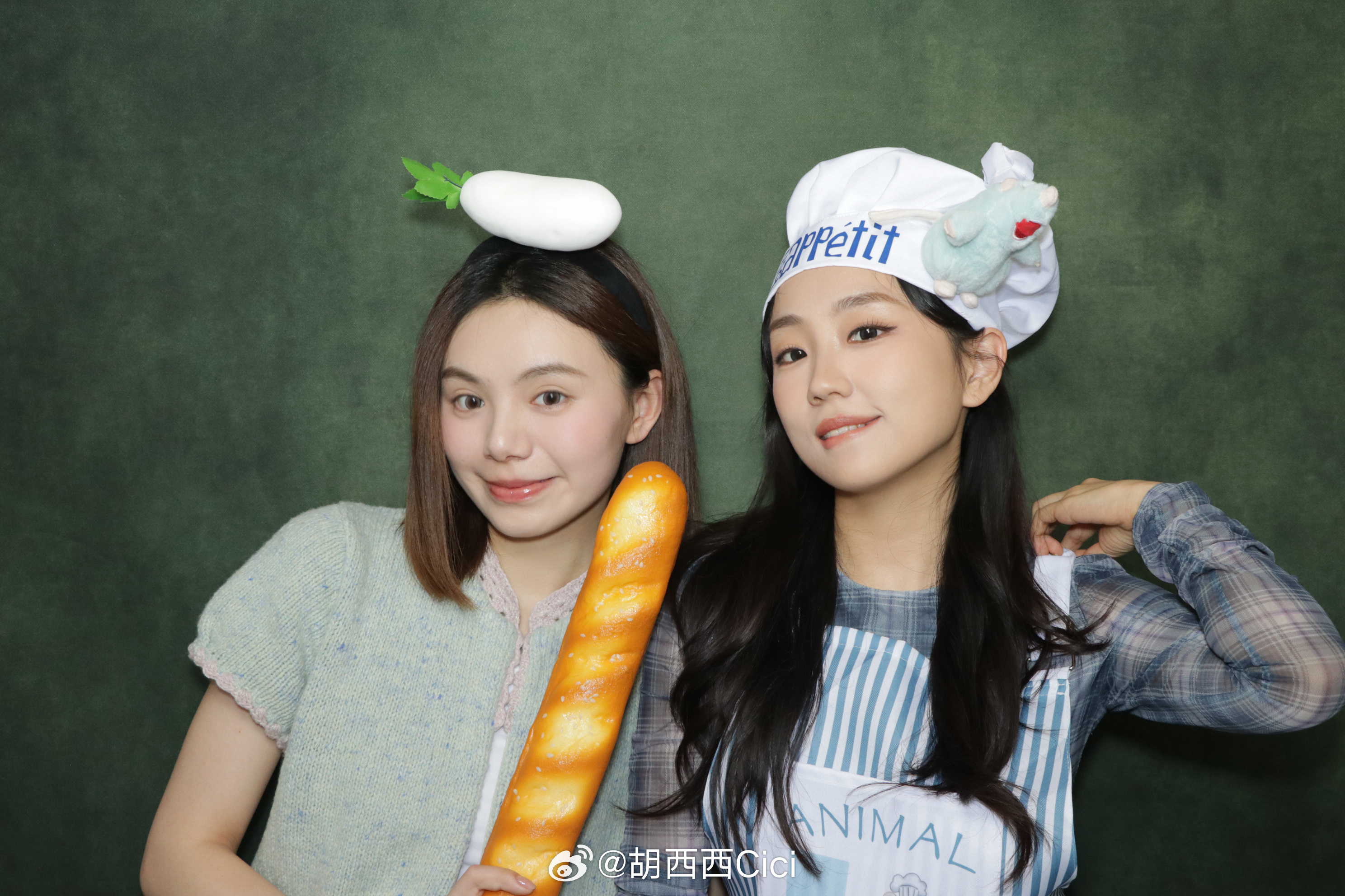 回到十六岁最快的方式是：回到十六岁的好朋友身边👭