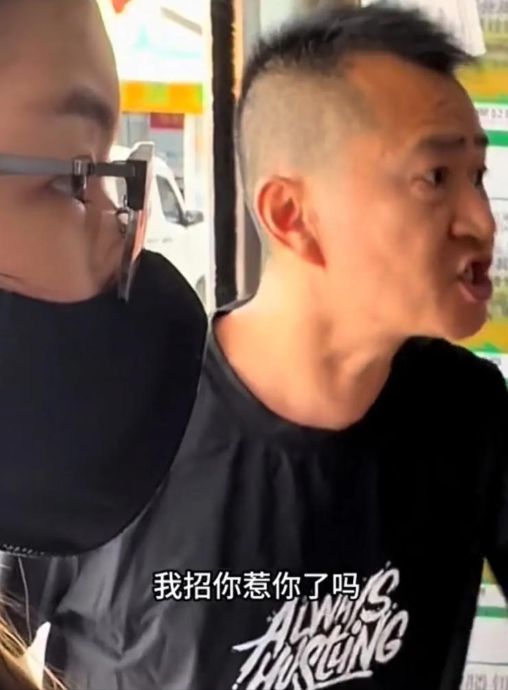 李嘉明：“万万没想到，我卖酒的店才开业三个月就要关停了，就因为我之前说周星驰电影