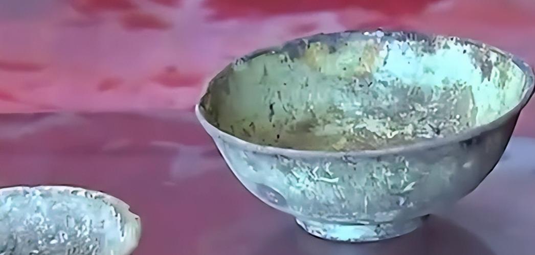 想白占便宜？1969年浙江暴雨夜，一个女人为换酒钱要卖掉家里唯一的下蛋母鸡，男人