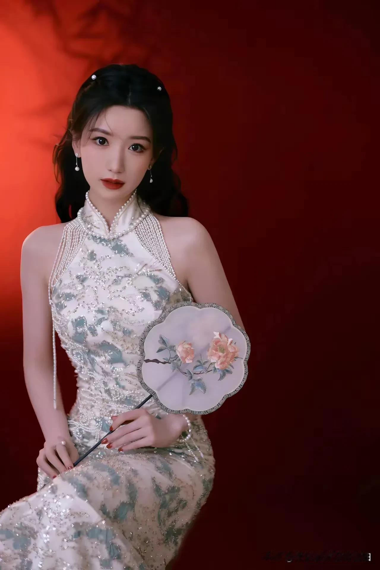 毛晓彤旗袍美图分享