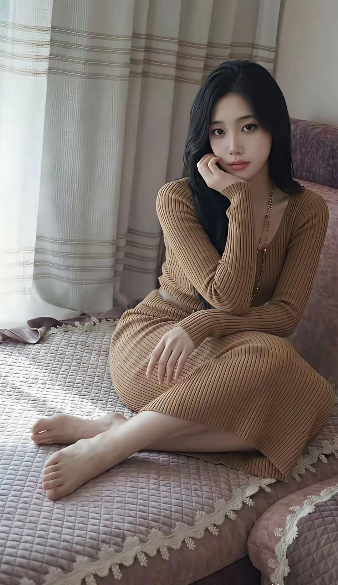 慵懒午后，窗边沉思，暖阳洒落，温柔时光