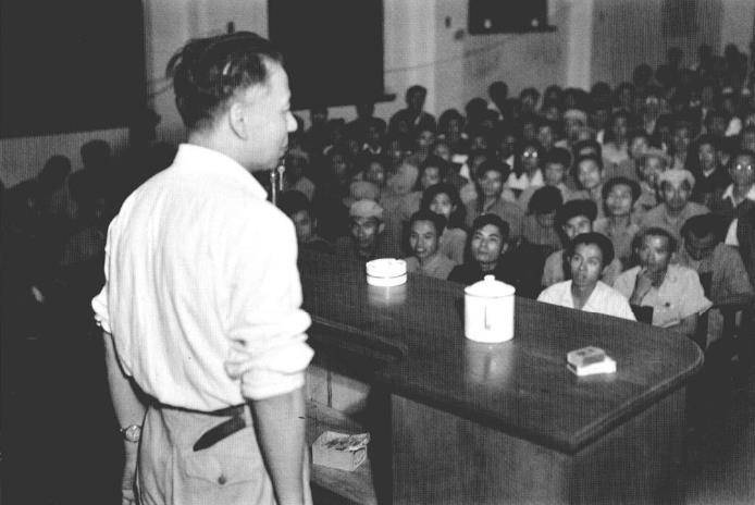1950年9月，刘少奇在马列学院第二、三班开学典礼上讲话，号召全党努力学习马克思