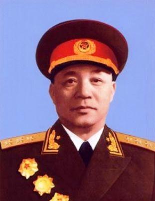 济南战役前，毛主席把王建安秘密叫到西柏坡，部署作战任务。作为华野内线兵团的正、副