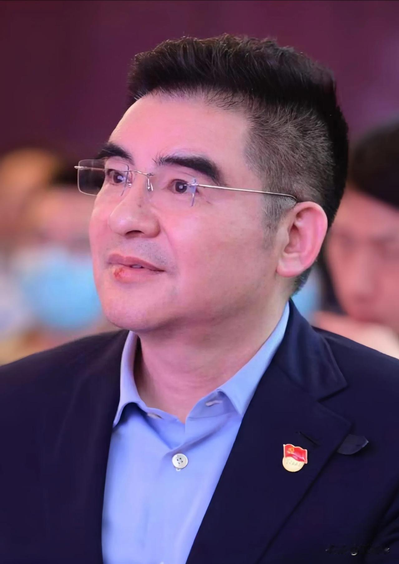 陈光标这次捐资2000万，累计已经达到了惊人的40多亿，在慈善界堪称天花板级的存