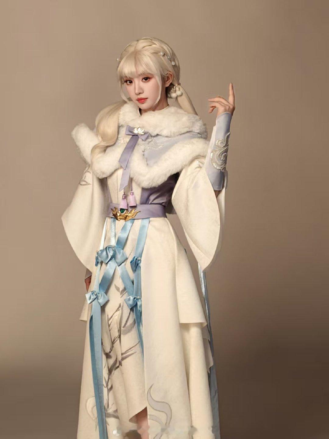 田曦薇田曦薇白发双马尾cos图田曦薇白金发双马尾啊啊啊啊啊，和平精英你好事做尽！