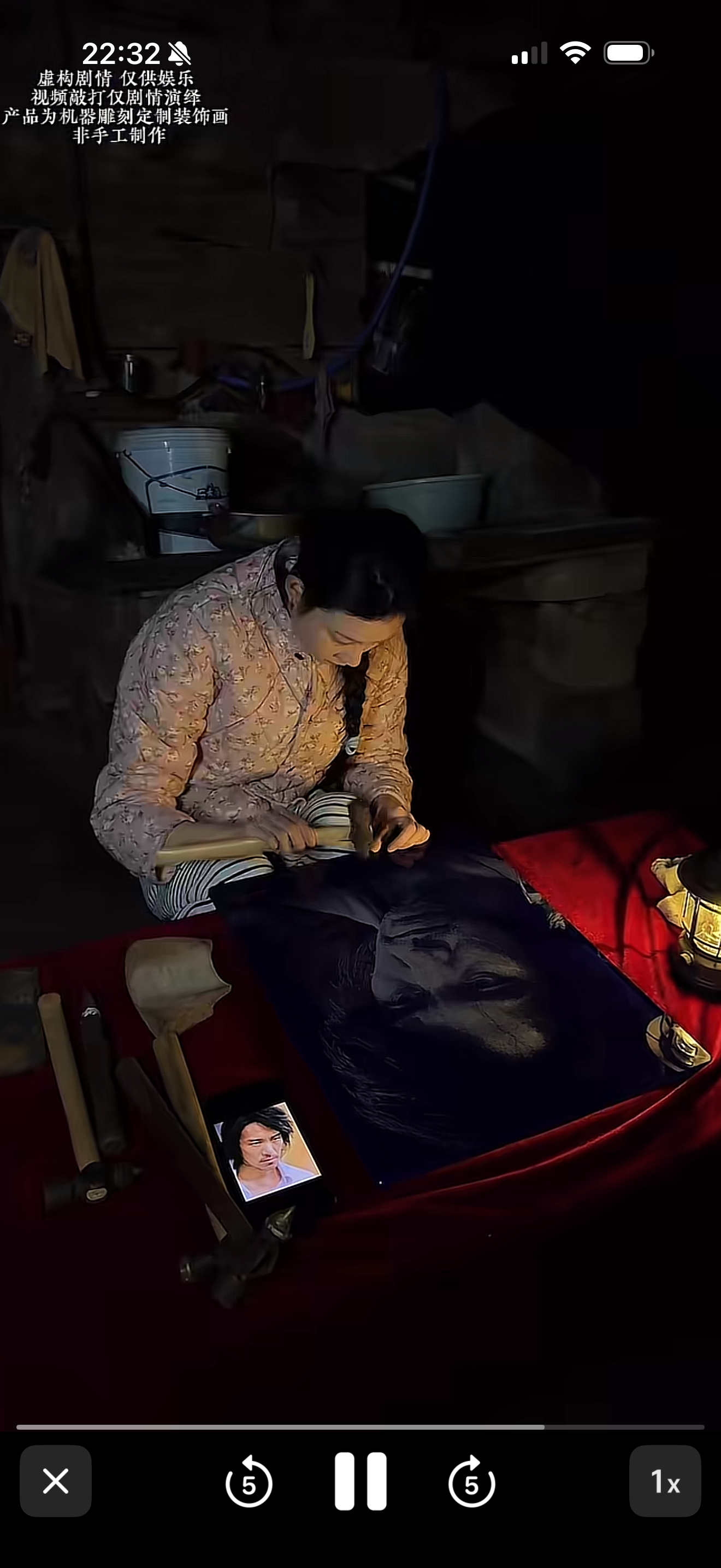 我之前以为是用锤子一点点敲出来的，她人怪好类，左上角竟然自己标注小字原来是机器雕