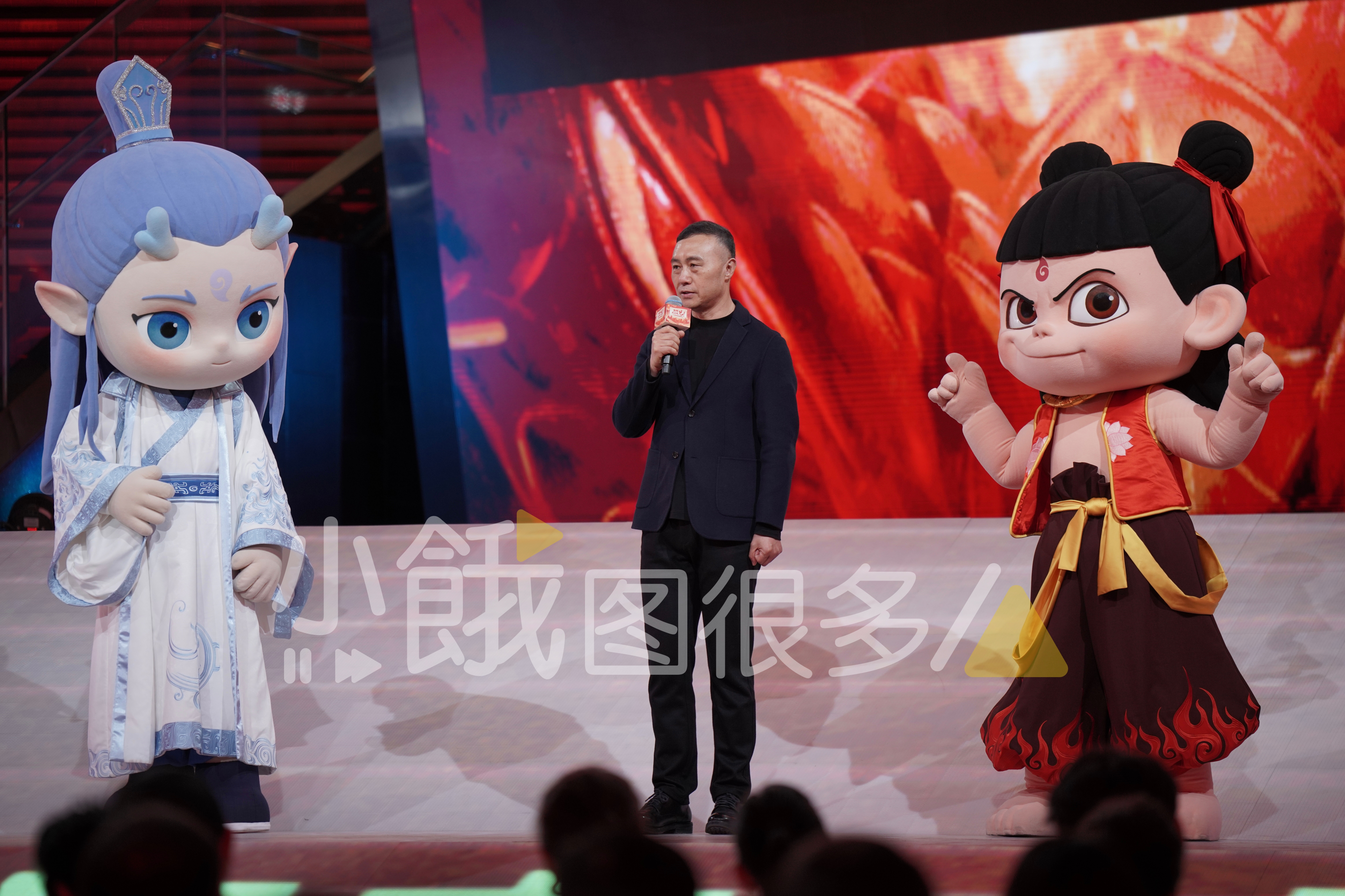 春节档票房冠军预测  这俩大头娃娃前几天就像是来开庆功宴的，春节档《哪吒2》真的