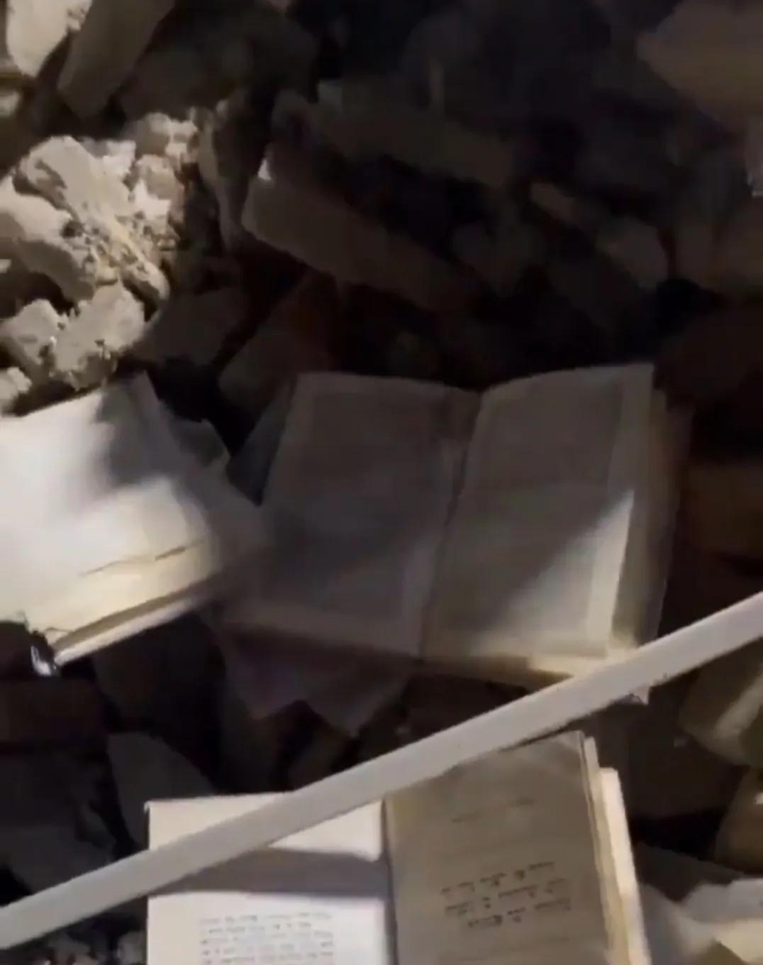 美以对伊朗首都德黑兰的一座犹太教堂进行了轰炸，将之摧毁。天亮之后，伊朗犹太社区领