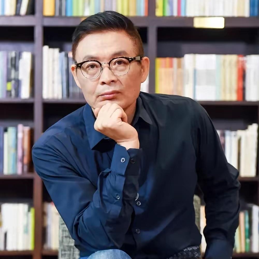 麦家这段话撕开了善待自己的真相：不必刻意苦修磨难，不必硬扛恶意消耗，学会主动过滤