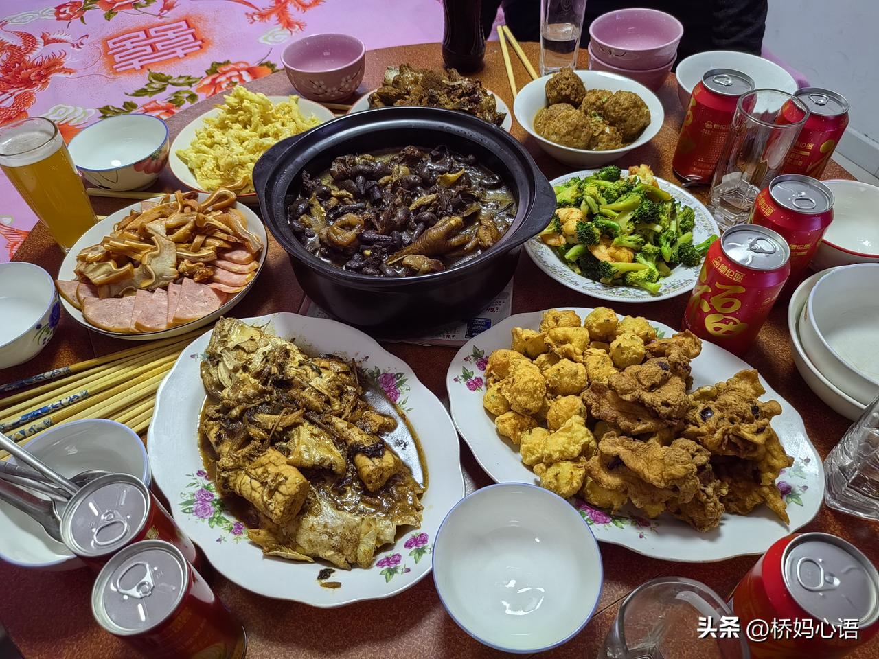 春节前，堂弟请我们一大家吃饭，我忘了一件事儿，现在想想都有点不好意思。

我们家