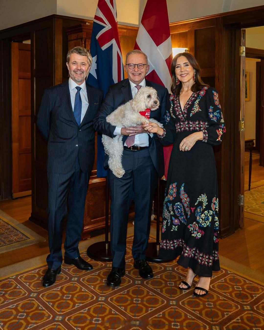 3.16 丹麦国事访问澳大利亚，第三天的走逛。玛丽蓝裙子来自carolina h