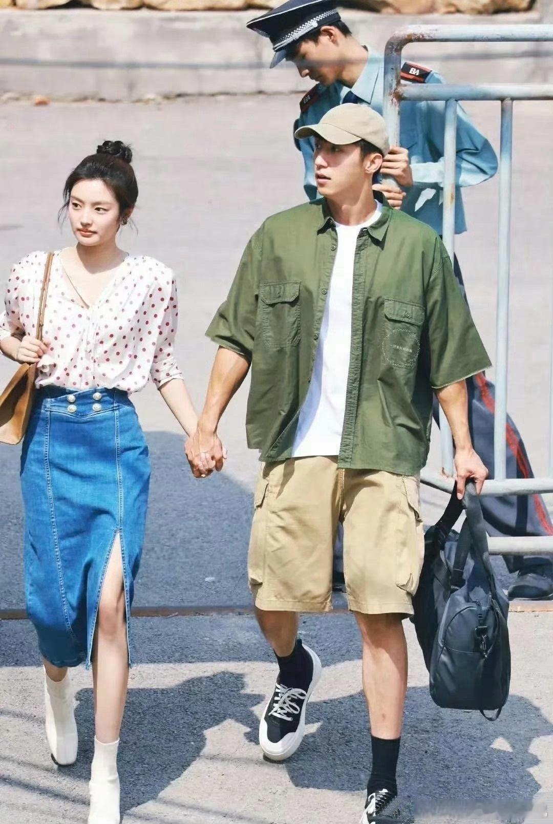 徐若晗虽然颜值一般，但运气不错，总和帅哥合作，刚和张凌赫拍完又和黄景瑜牵手了 
