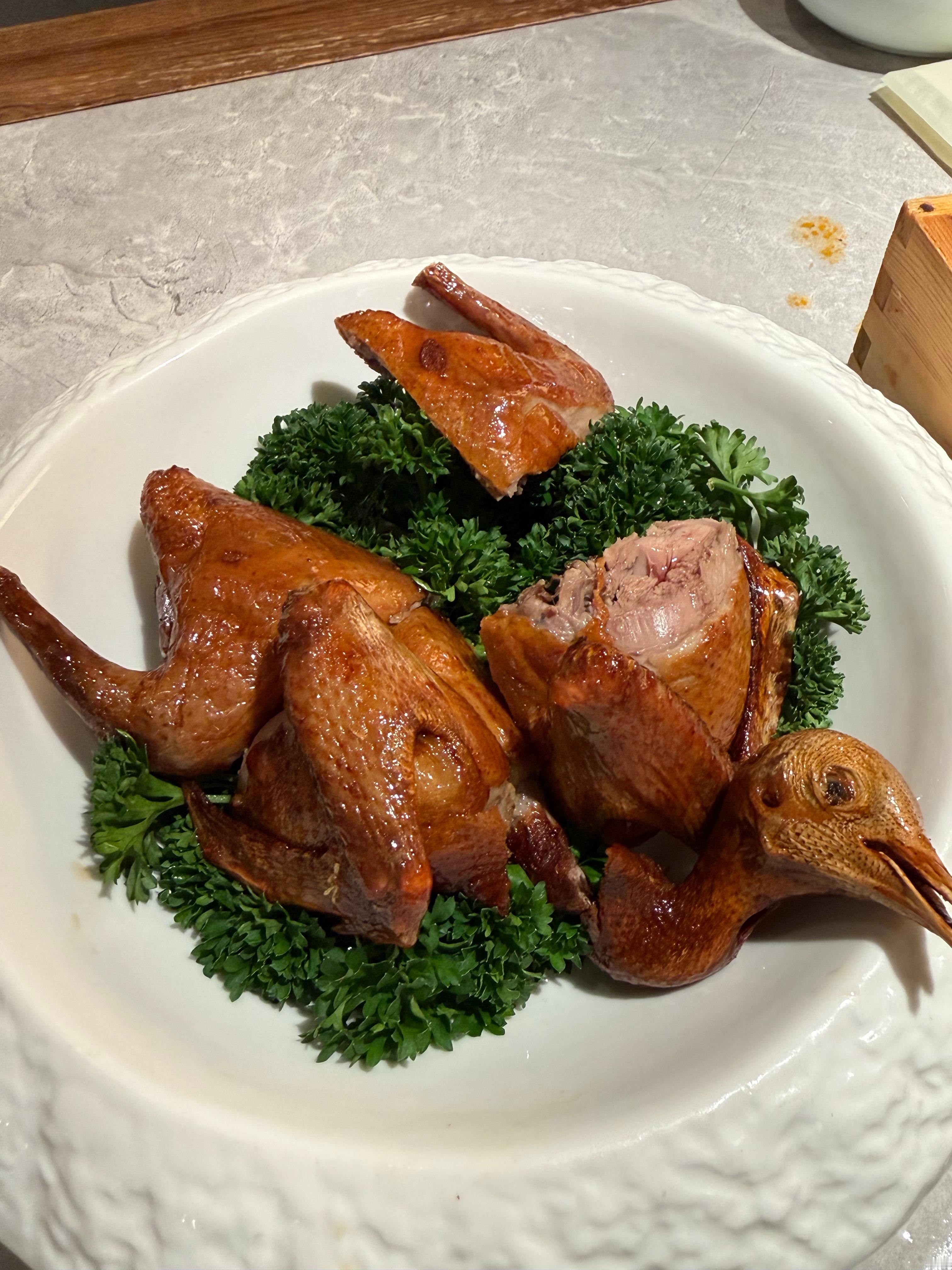 你们晚上吃什么？快过年了，不少餐厅提前关门了，本来想去吃朱富贵结果关门了。 