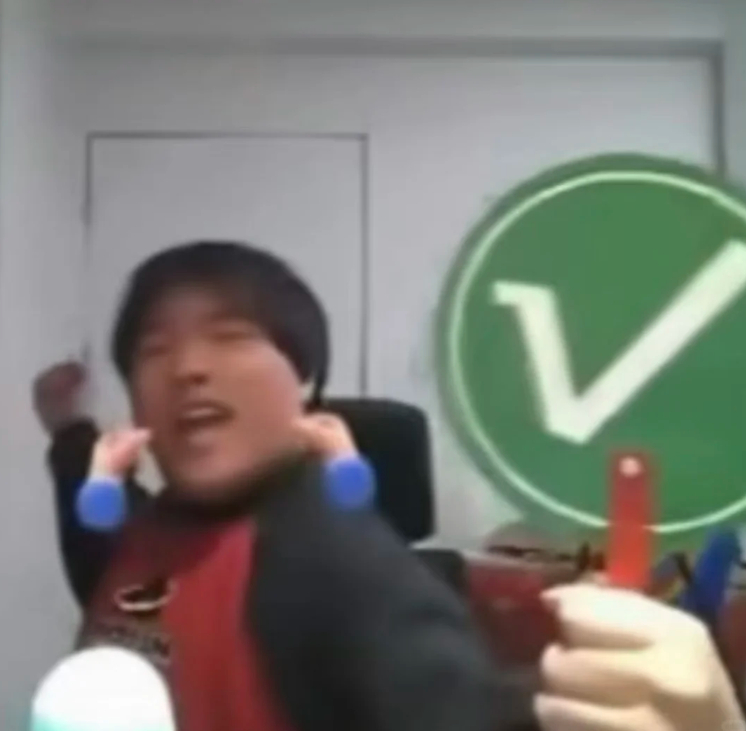 她现在每月靠分红覆盖基本开销，不多，但够用。这不是暴富，而是用时间换来的选择权。