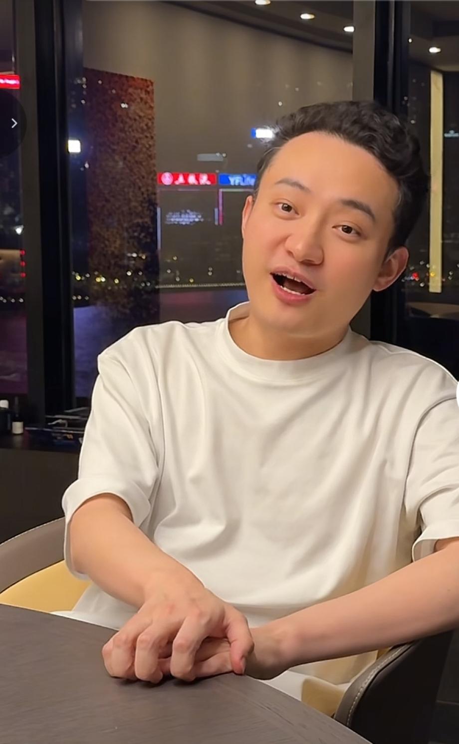 孙割这个人挺无聊了，长篇大论在网上曝光和景甜的过往。这就是生怕别人不知道他跟景甜