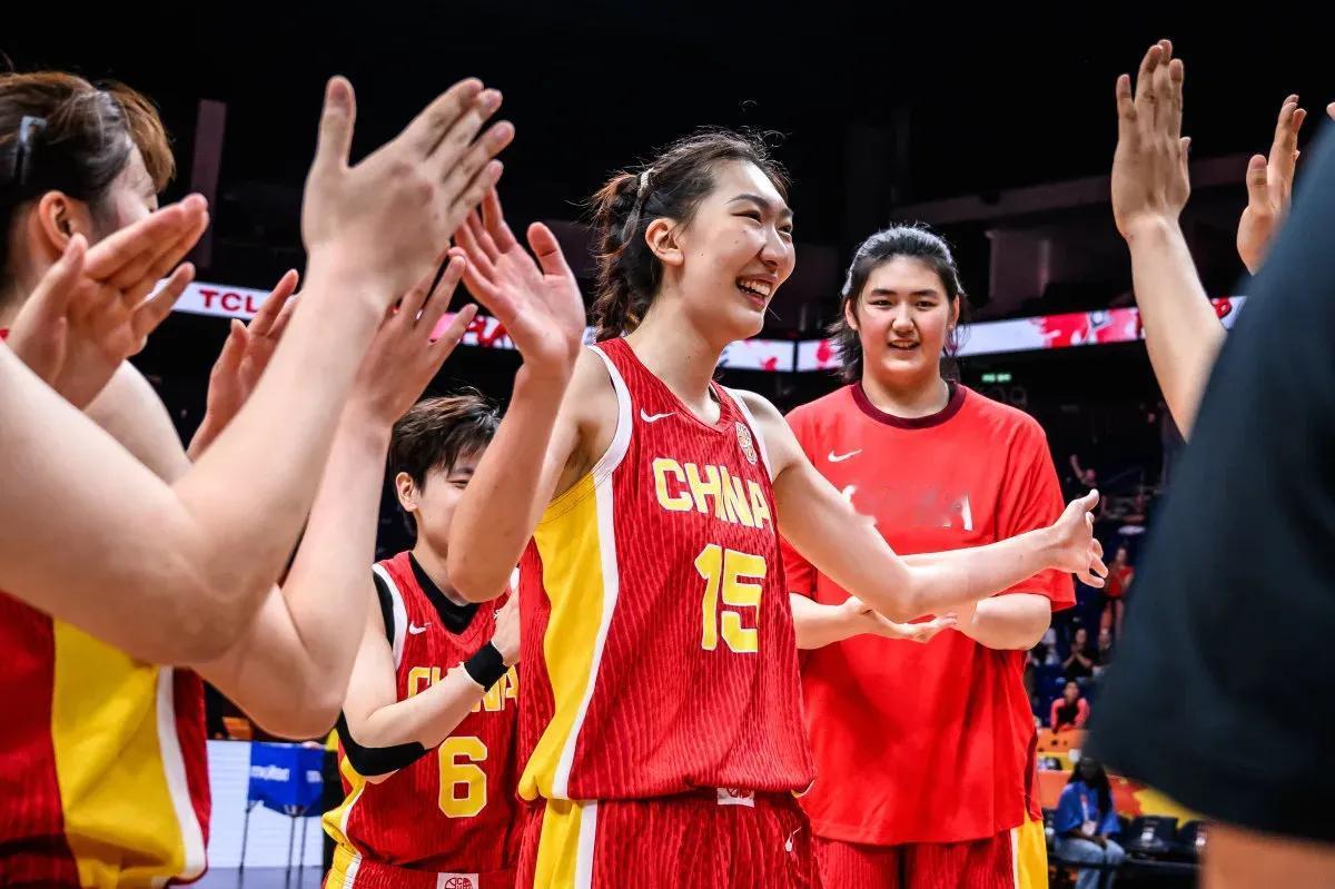 中国女篮柏林世界杯1/4决赛，61：90不敌法国女篮，止步八强。
   中国女篮