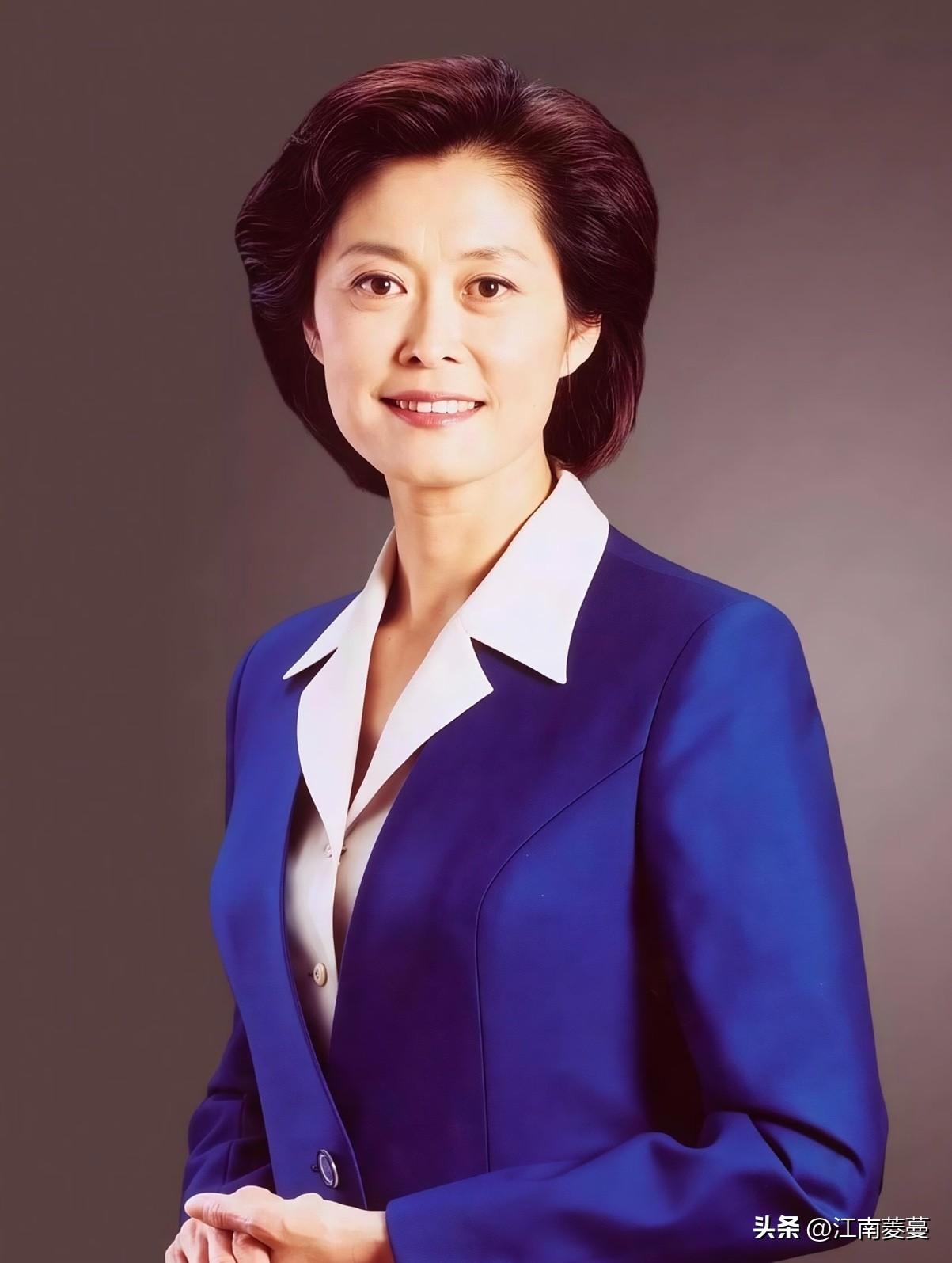 接连看见不少熟悉的香港演艺前辈陆续离世，才真切感受到时代在悄悄落幕。从40后、5