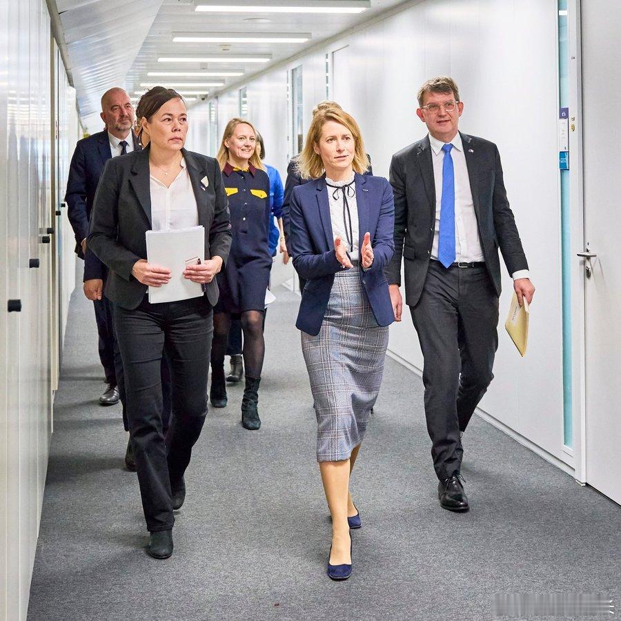 卡拉斯现在陷入她上任以来最尴尬和最危险的局面。支持美国还是反对美国？选哪个都是死