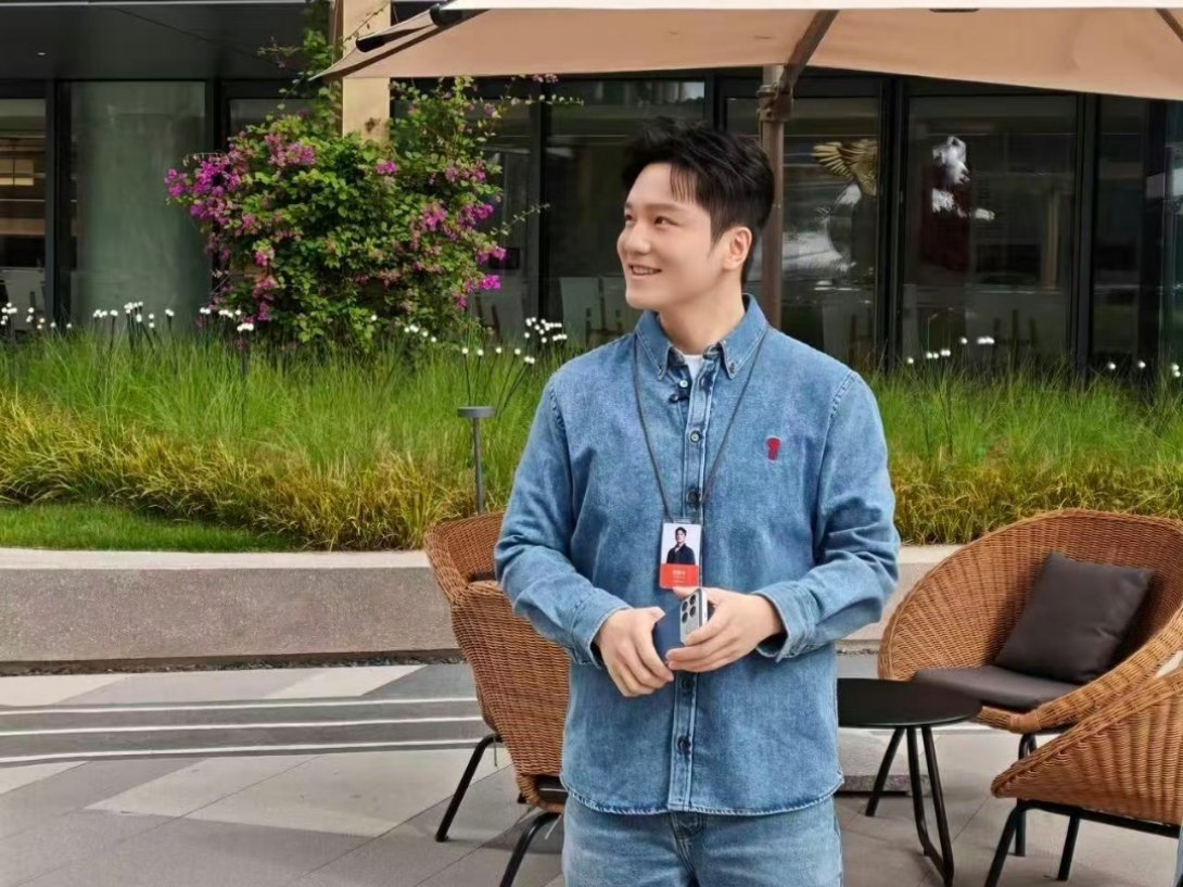 K90在性能、续航、屏幕、影像、音质、设计、防水、销量八大维度无短板，而且价格非