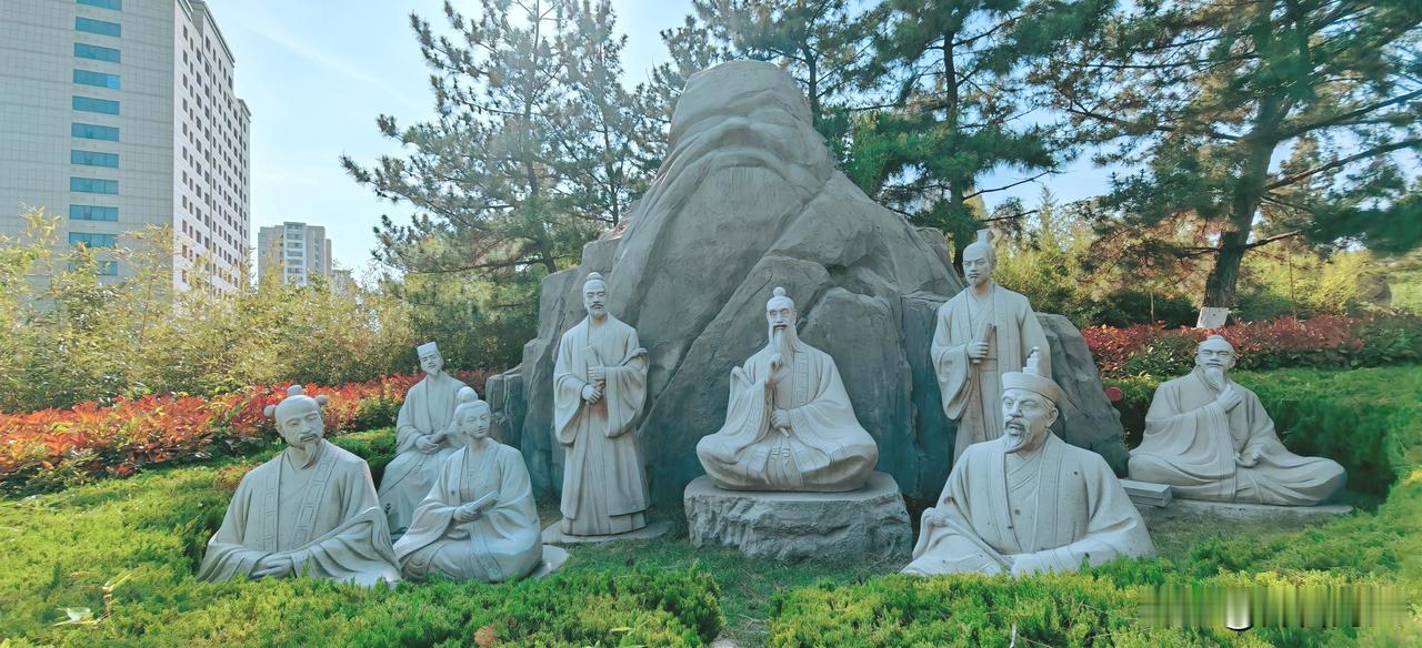 文登学公园雕塑：王重阳（北方道教全真派创始人）及其弟子们