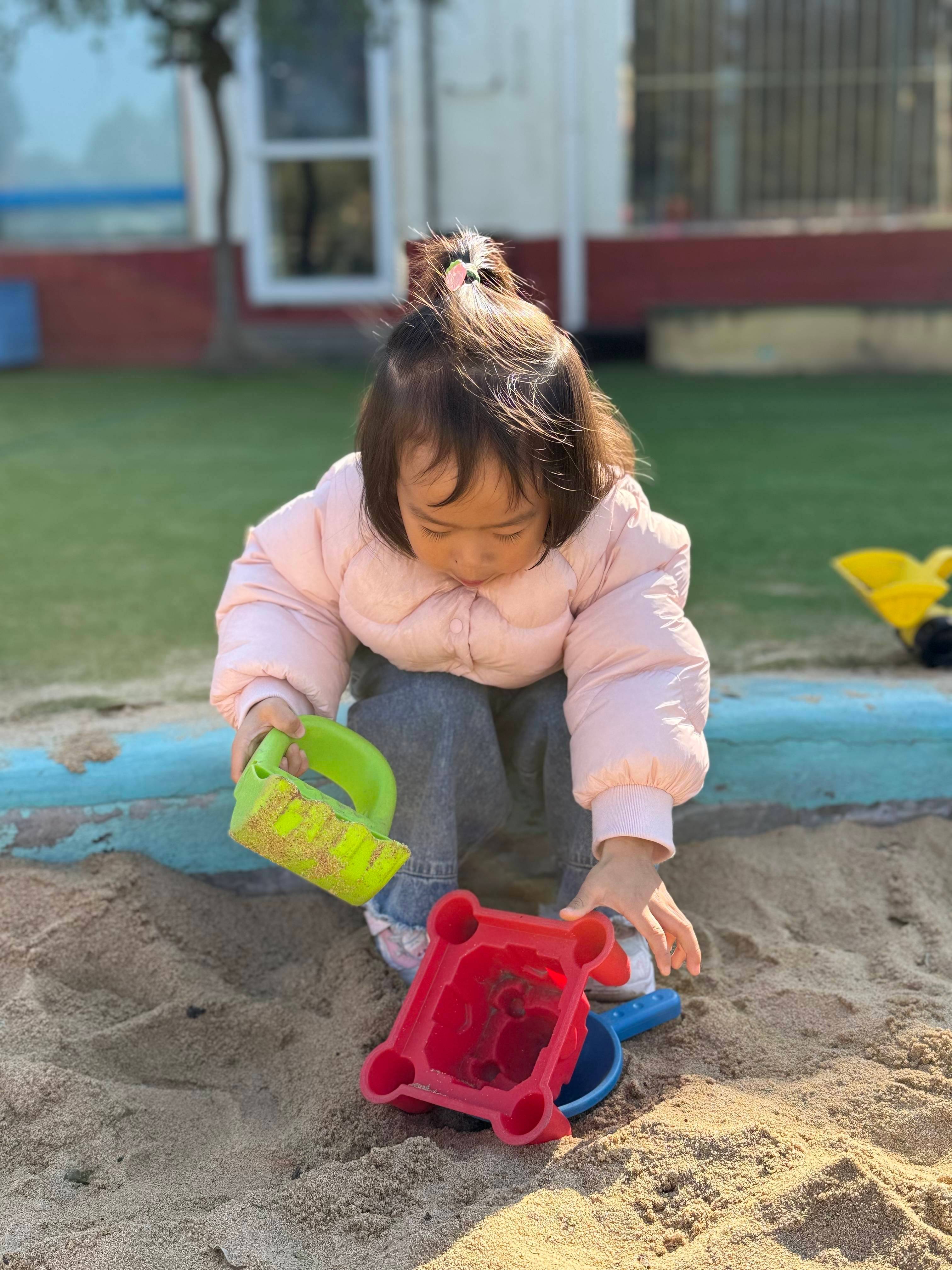 各位前辈，我再请教一下。悠米反劲儿找不去幼儿园的理由，主要集中在吃饭问题上，她说