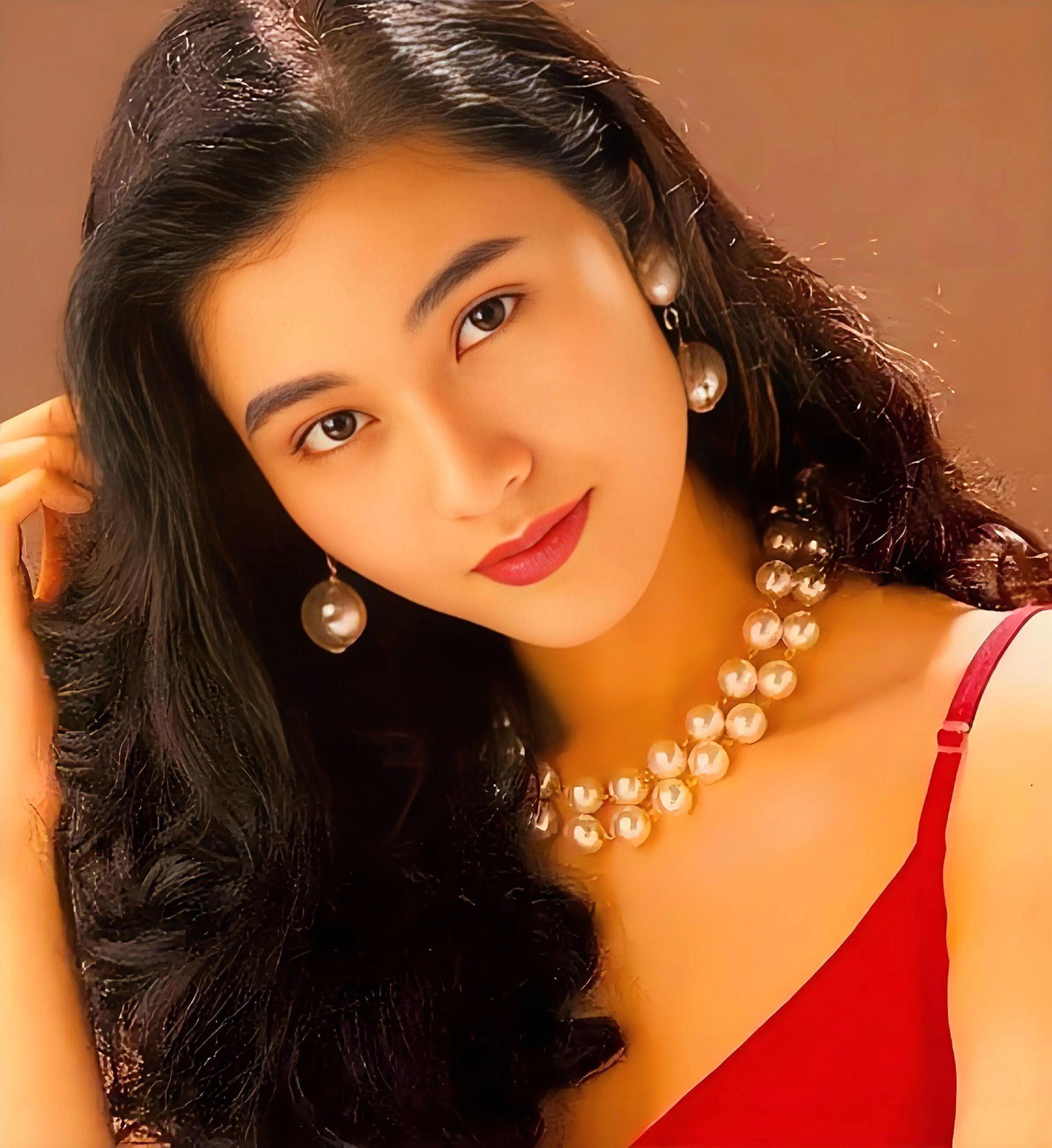 谁能懂！娱乐圈公认的港姐中的港姐 李嘉欣的美貌，从来没有被任何人超越过...