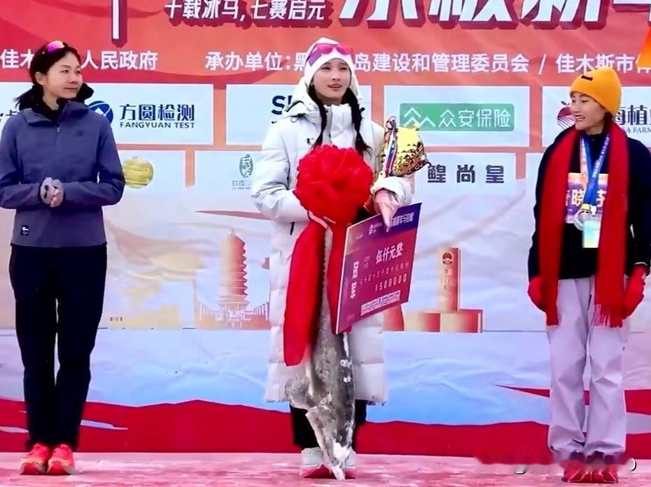 大家可能都有一个疑问：
张水华跑马拉松，3个月赚20余万，她为啥还当护士?！
