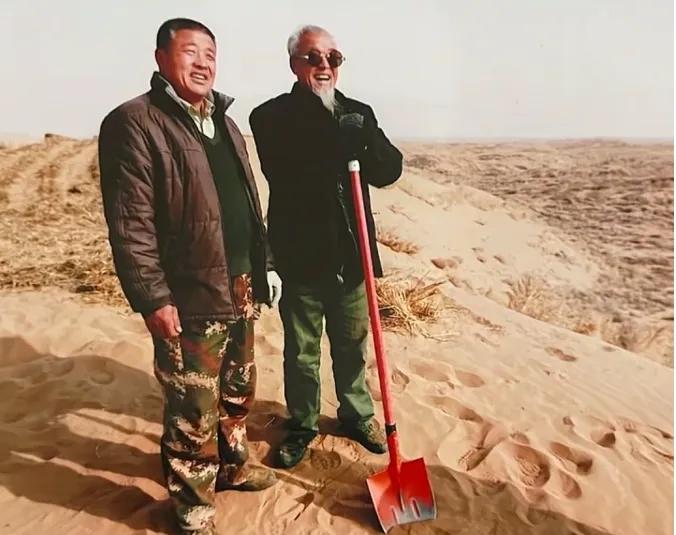 1999年，甘肃一男子不顾母亲和妻子的反对，卖掉家里的牲畜，凑了1万块钱，买来1