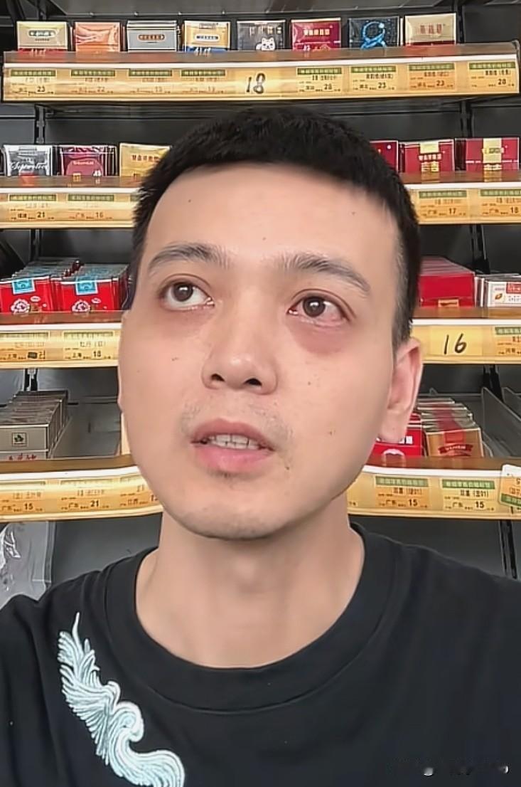 小店濒临倒闭，三名小学生拿出全部零花钱凑出10块5毛，鼓励老板坚持下去，令老板当