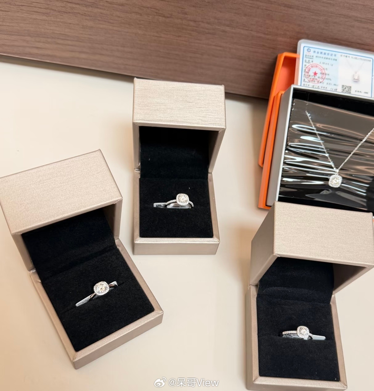 169元的小美好，颜值高质感在线，价格又特别亲民，怪不得胖东来小方糖戒指重新上架