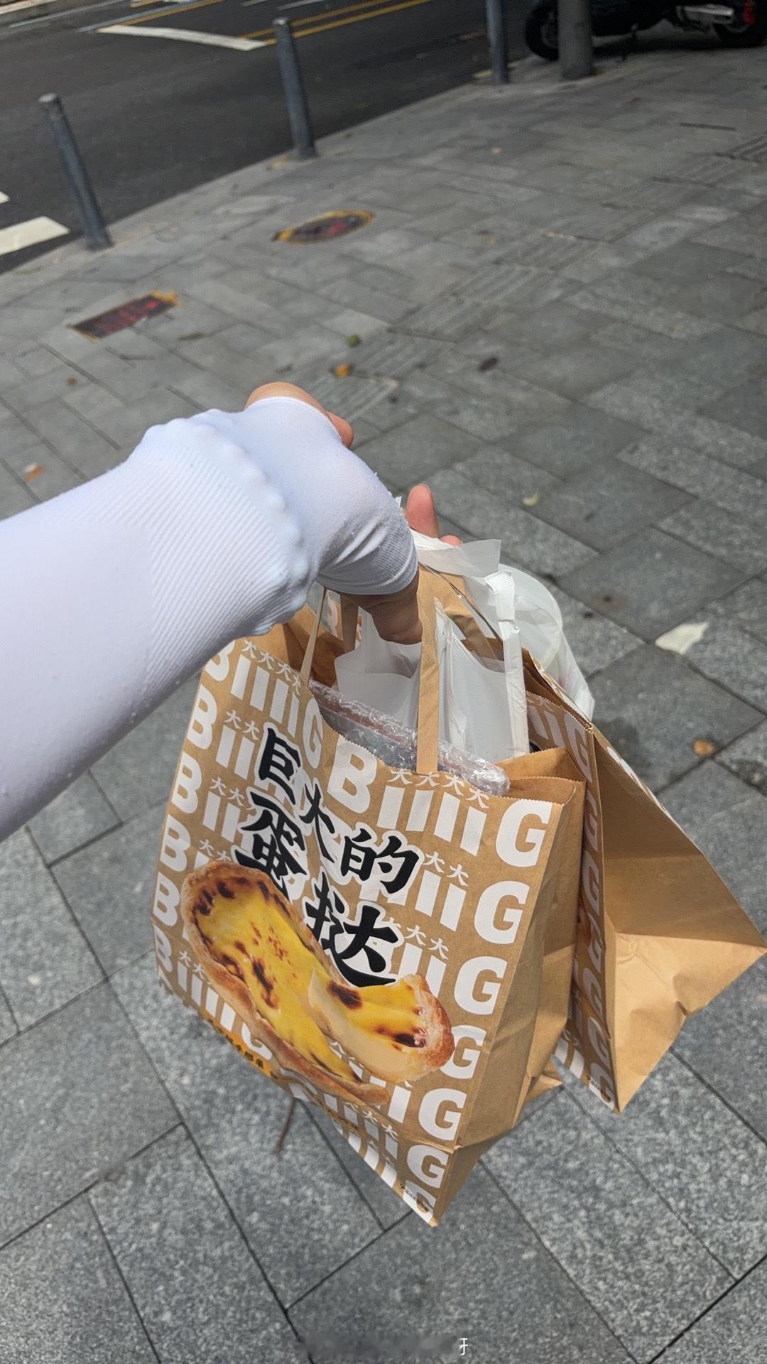 摩登兄弟  哥，都好看！！！我同事还要上我周边！刘宇宁肯德基品牌代言人