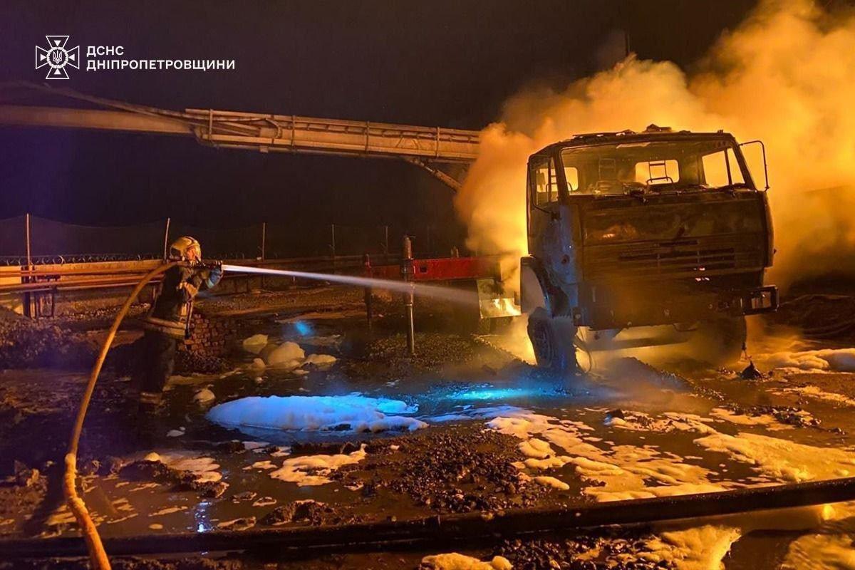 俄乌战况:俄军持续打击第聂伯罗州能源目标：
2月4日：俄军用