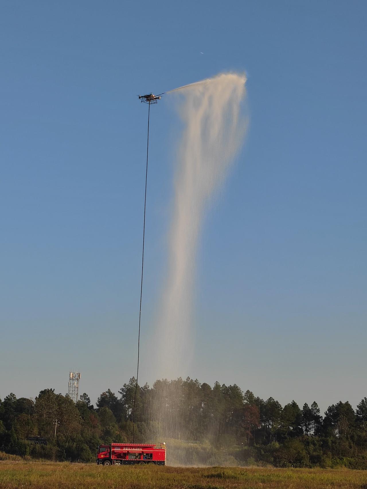 打卡！
2025湖南（国际）通用航空及低空经济产业博览会动态飞行表演。
​晚点发