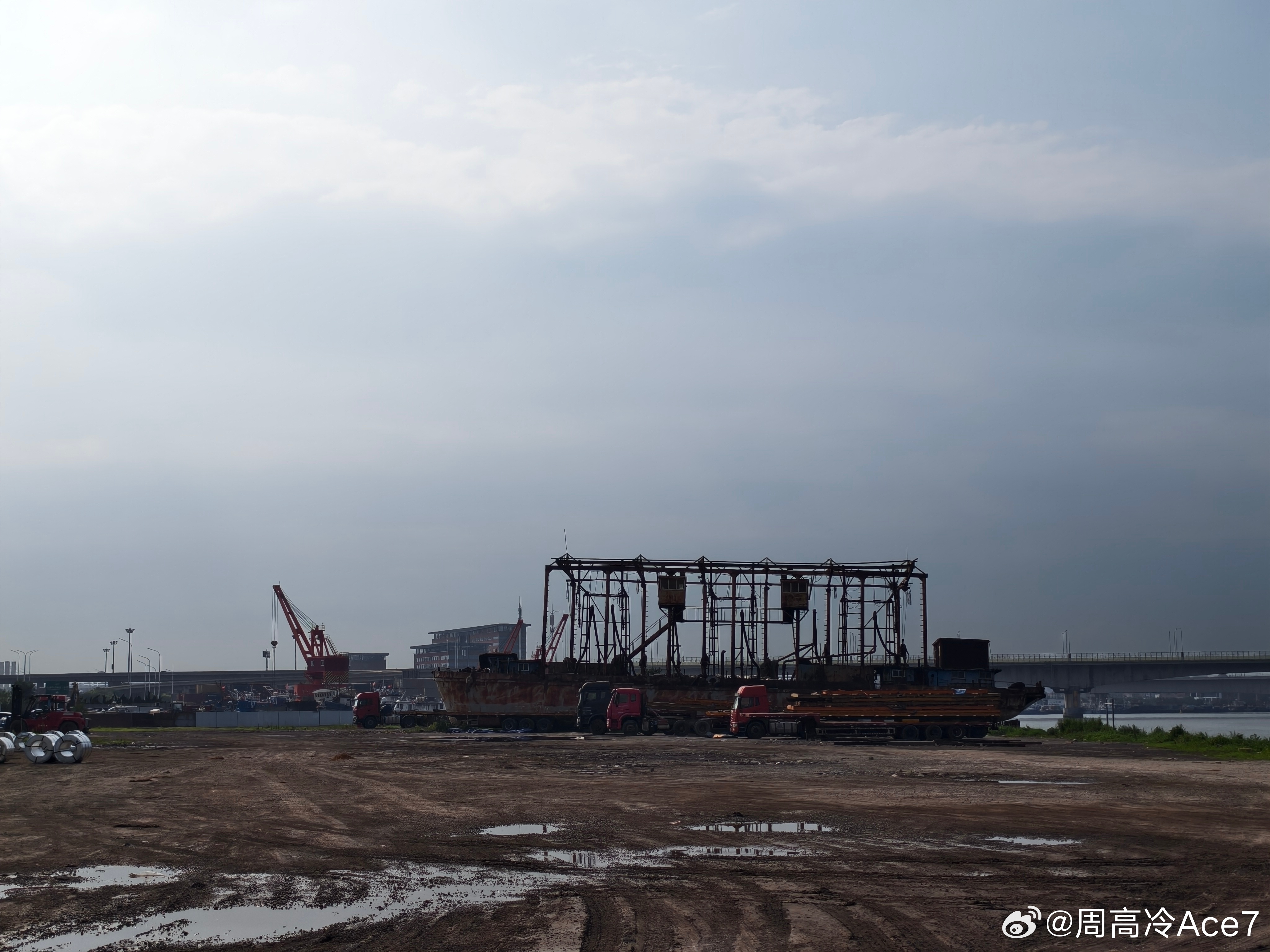 为什么豪车高配才给四驱四驱之前大部分会出现在豪华车型的高配车型，或者一些特定主打