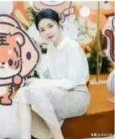 人们常说:食草动物都会挑着嫩的，新鲜的叶子吃！如今少妇也喜欢挑小鲜肉吃！瞧瞧这金