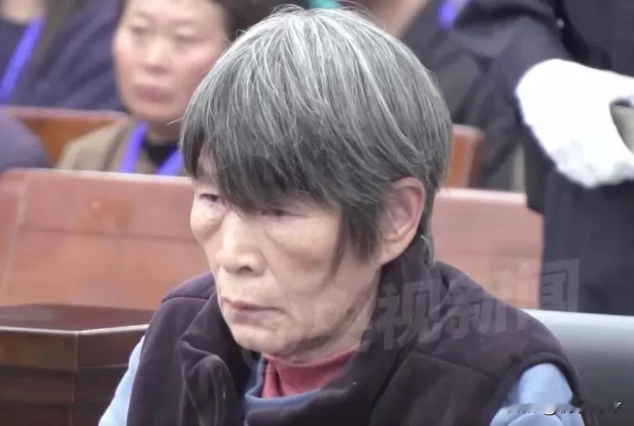 罪大恶极的人贩子余华英，终于被判死刑了。可以说，这个判决众望所归。但是我有一点不