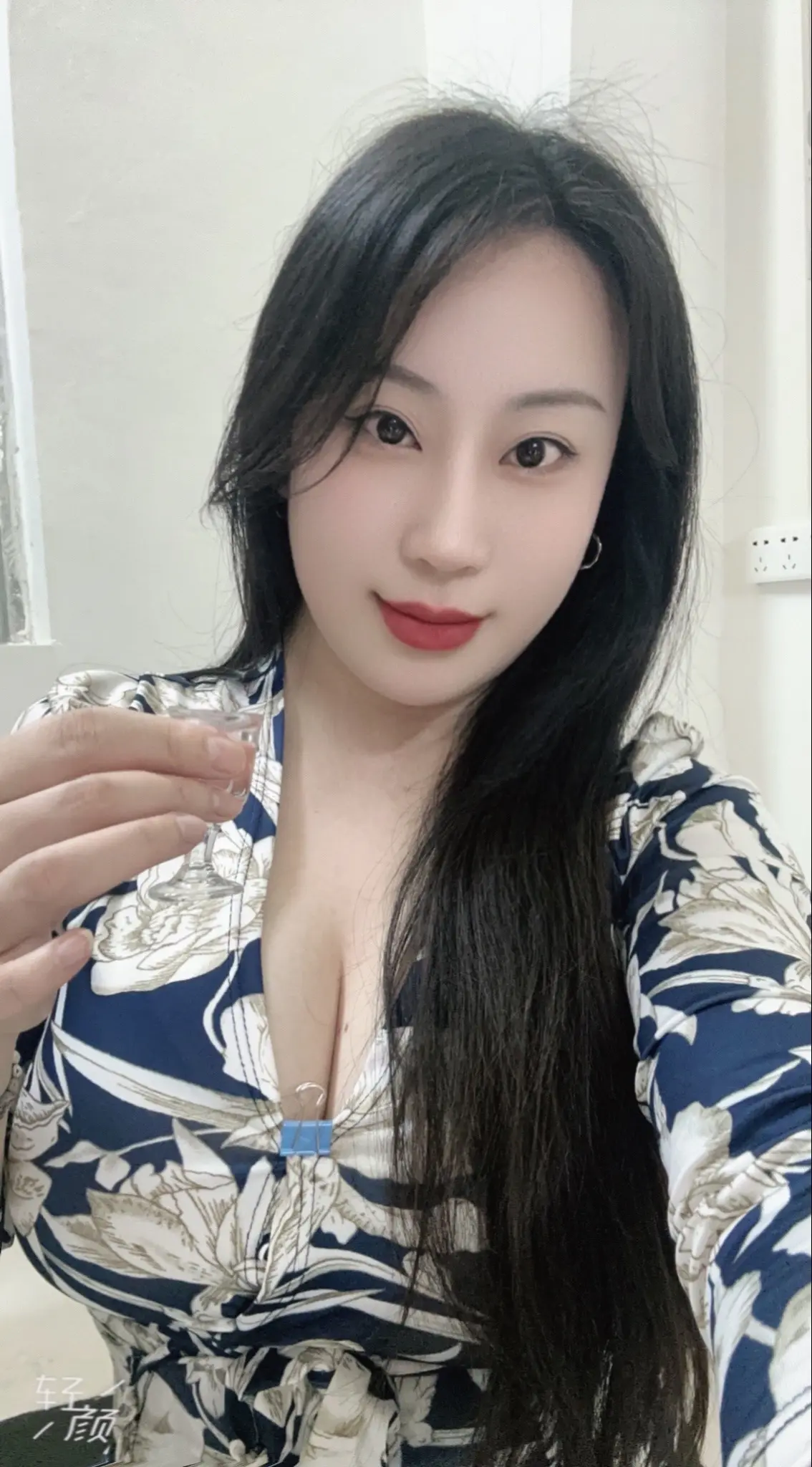 长发飘飘 女人味 茶生活 御姐 美酒佳酿