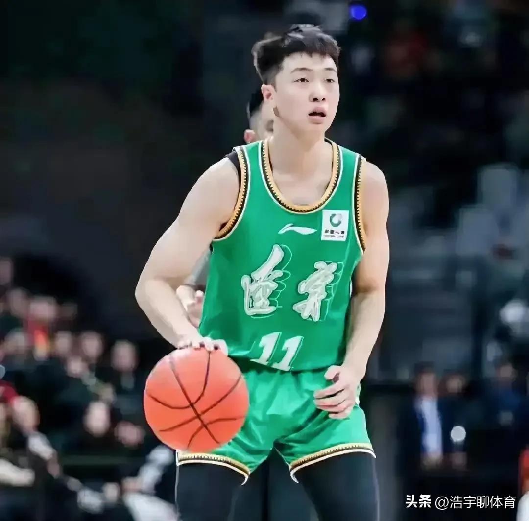 张俊豪在乌戈的调教下进步明显，发挥愈发稳定，建议杨鸣下赛季多给小豪点机会。
全运