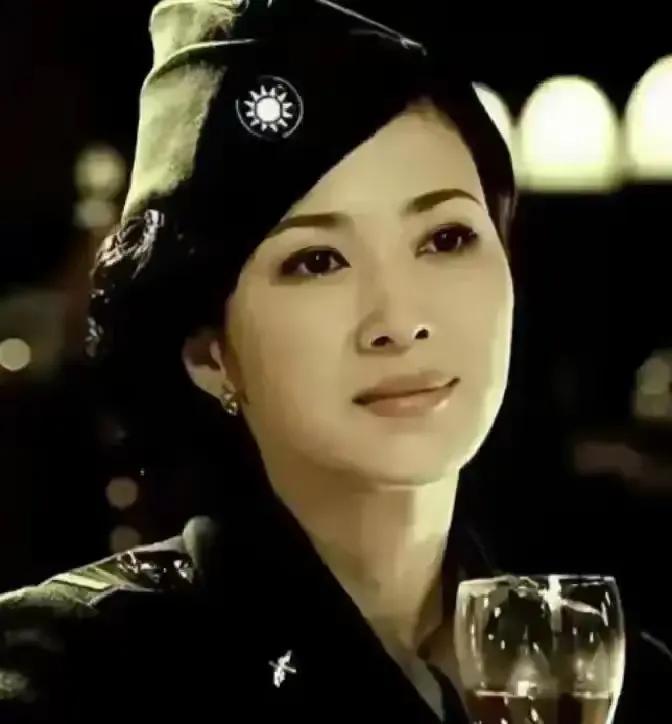 1956年，毛人凤吃了一副药后暴毙在台北家中，他的妻子向影心冷冷的说：“死了也好