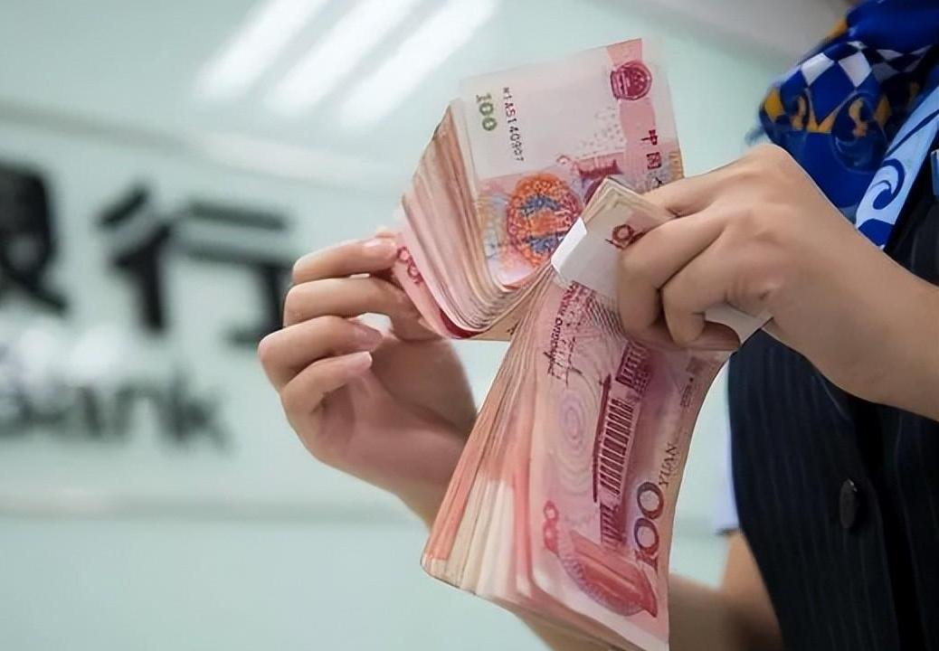 存款利率跌入“0”字头，存款利率的下跌，很重要的一个原因是国家鼓励消费了，而不是