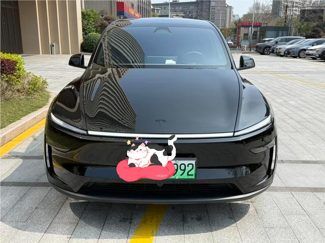 科技党向·准新Model Y L，解锁纯电科技的极致体验
对于科技党来说，买车的