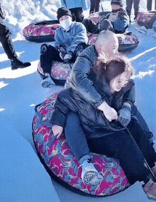 除了刚开始坐下去，
后面没有哪一下是自己自愿的。