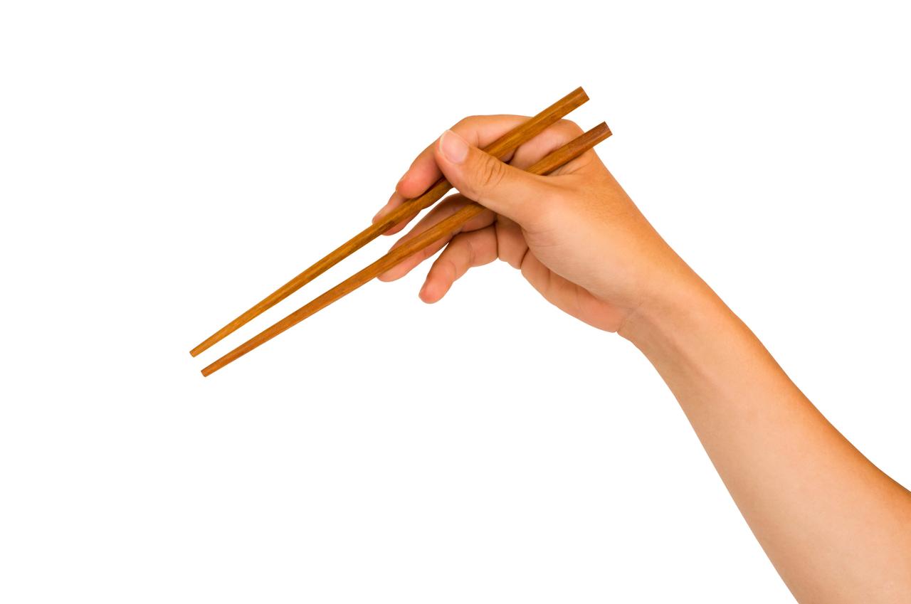 【竹筷、竹勺易发霉，多久要更换一次？】

餐馆竹制餐具是发霉重灾区 健康生活方程