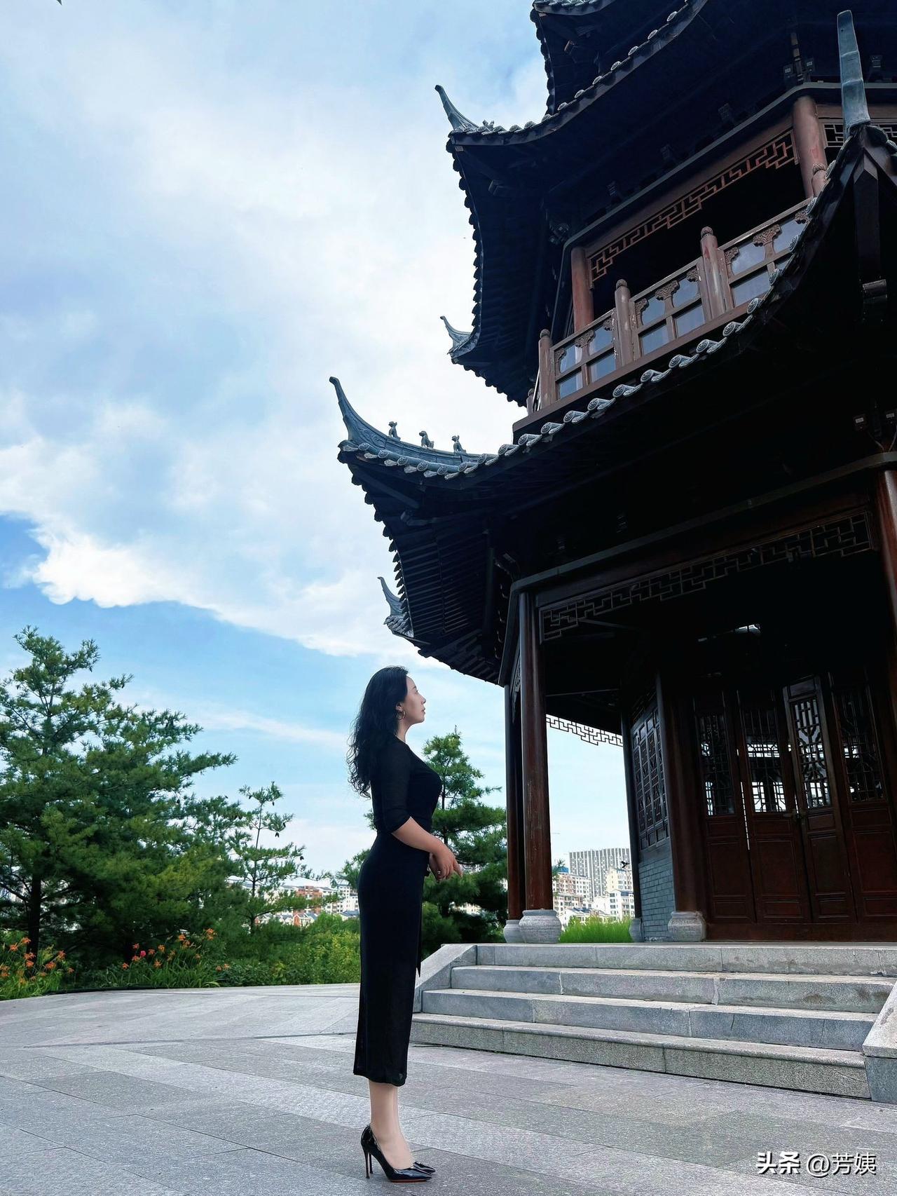 为什么女人喜欢买那么多高跟鞋