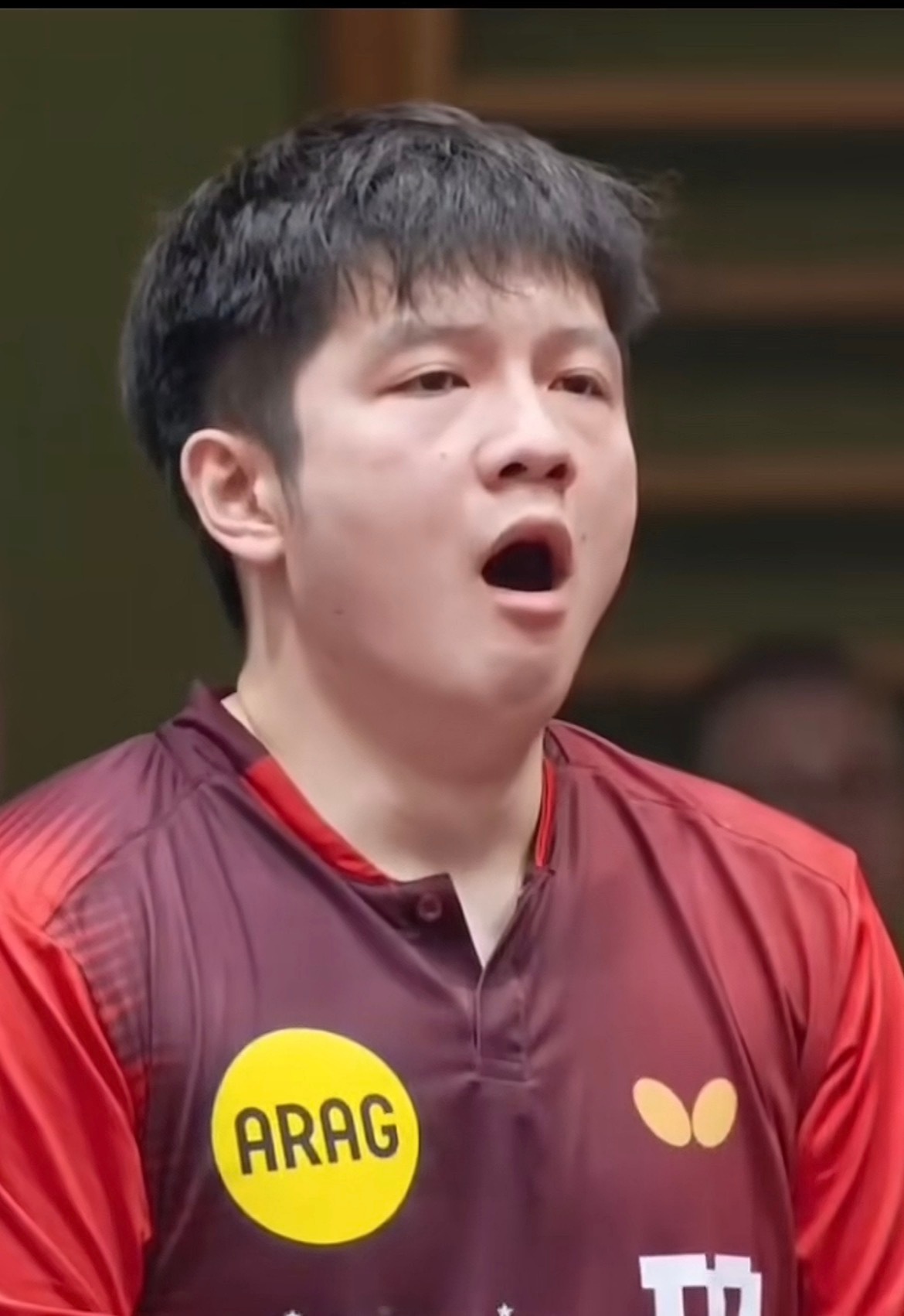 给大家表演个一秒变脸可爱[么么哒]凶狠[怒]困了……[哈欠] ​​​