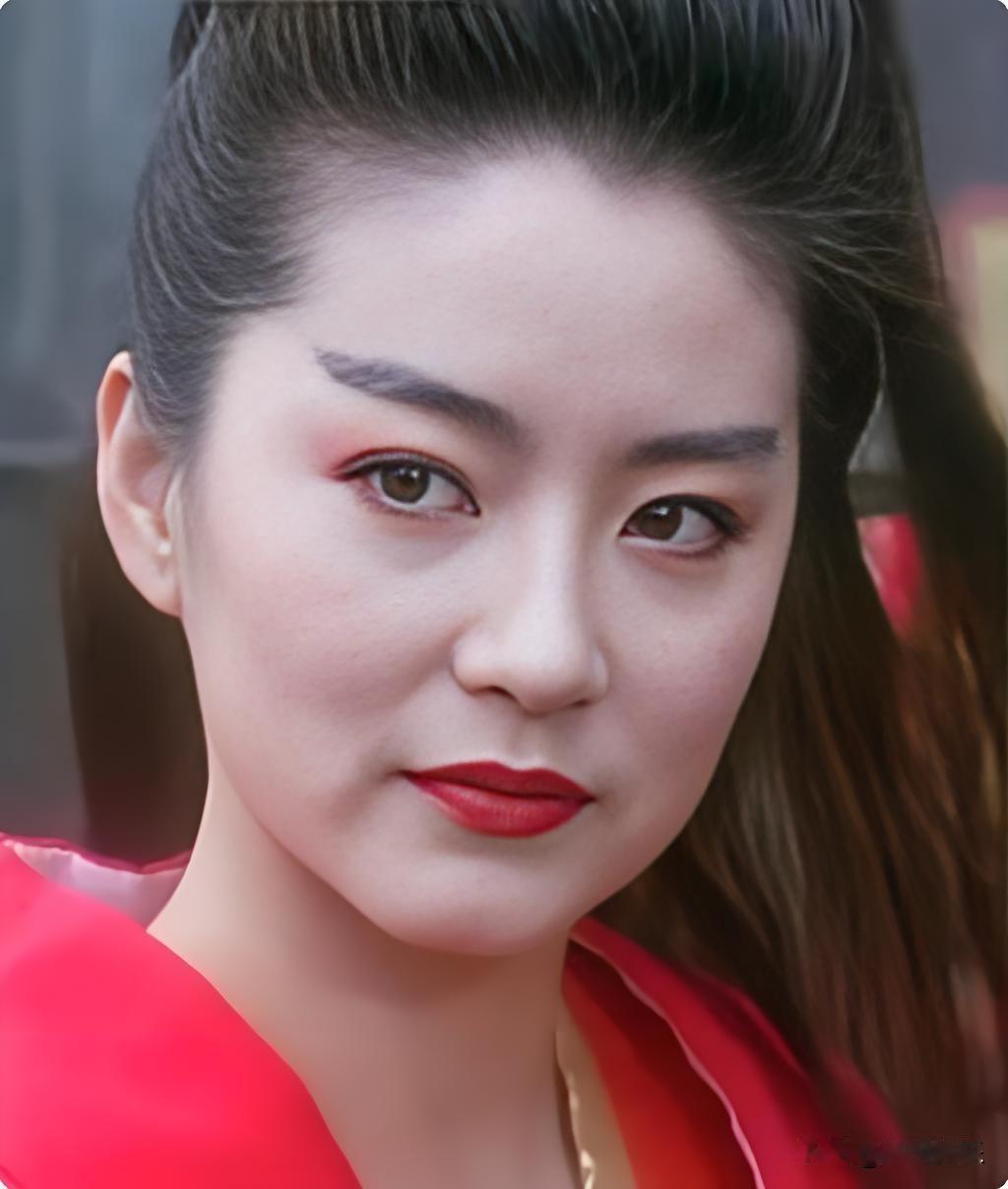 东方不败的林青霞，龙门客栈的张曼玉，无人可超的女神。
无可超越的电影经典你们心中