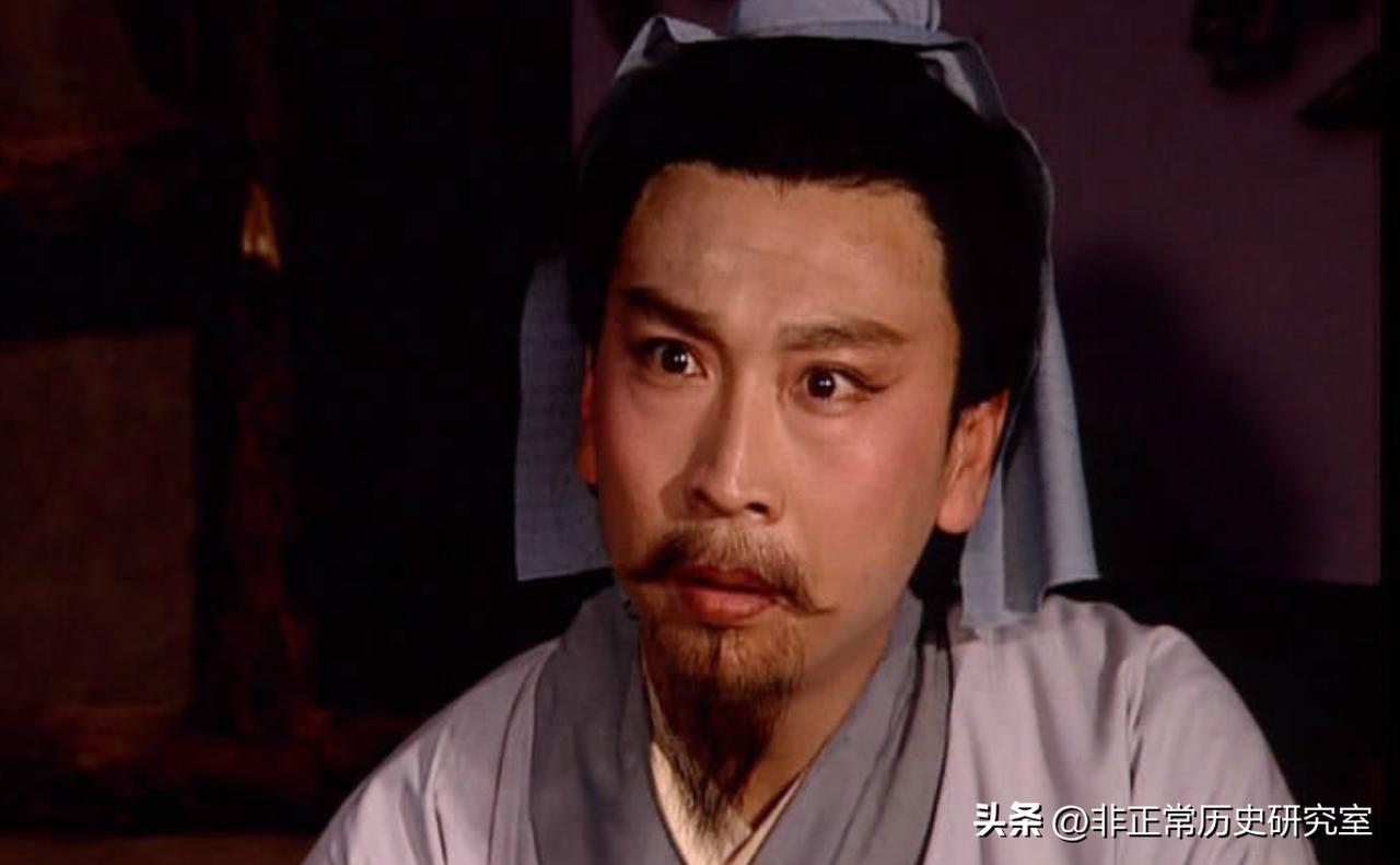 杨修堪称作死小能手，难怪曹操要杀他。

演义里说杨修太聪明，又是袁氏之甥，引起曹