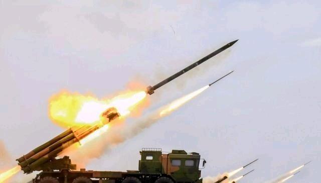 美军上将狂言被打脸！台海冲突美军或遭毁灭性打击，美媒惊呼如清末
 
美军退役上将