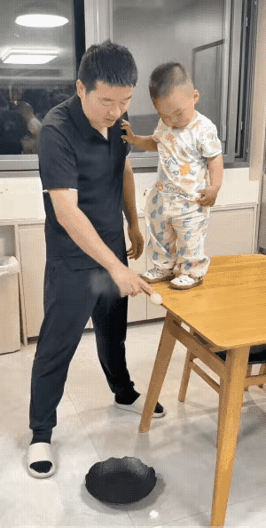 看完这条育儿启蒙视频，我感触很深。以往教育孩子总习惯不停说教，往往适得其反，让孩