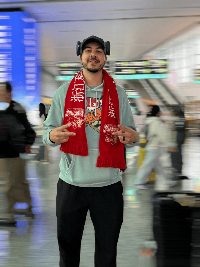 浙江男篮社媒分享外援约克到队图集：欢迎回来约老师！